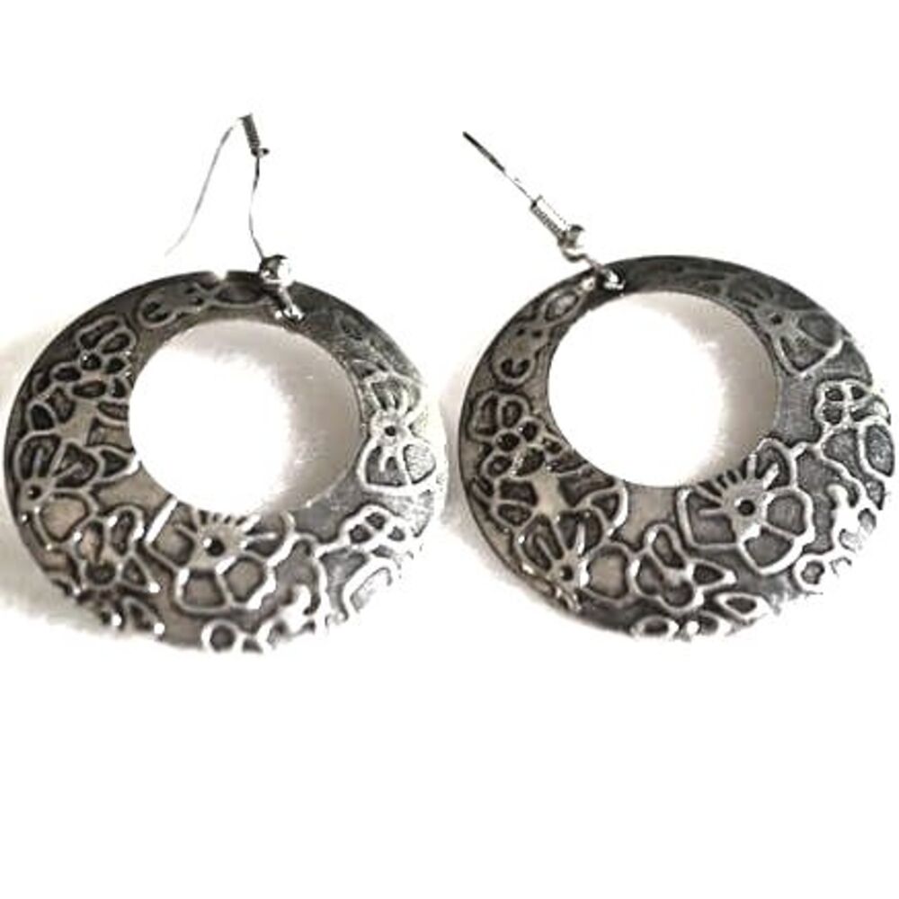 Chic Design Flower Pattern Silver Tone Dangle/Drop Post Earrings